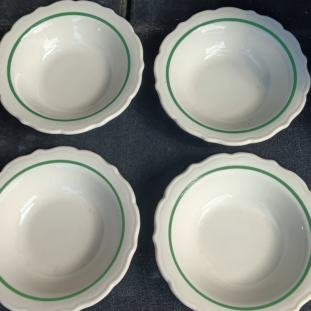 Set Of 8 Elegant Green Rimmed Ceramic Bowls